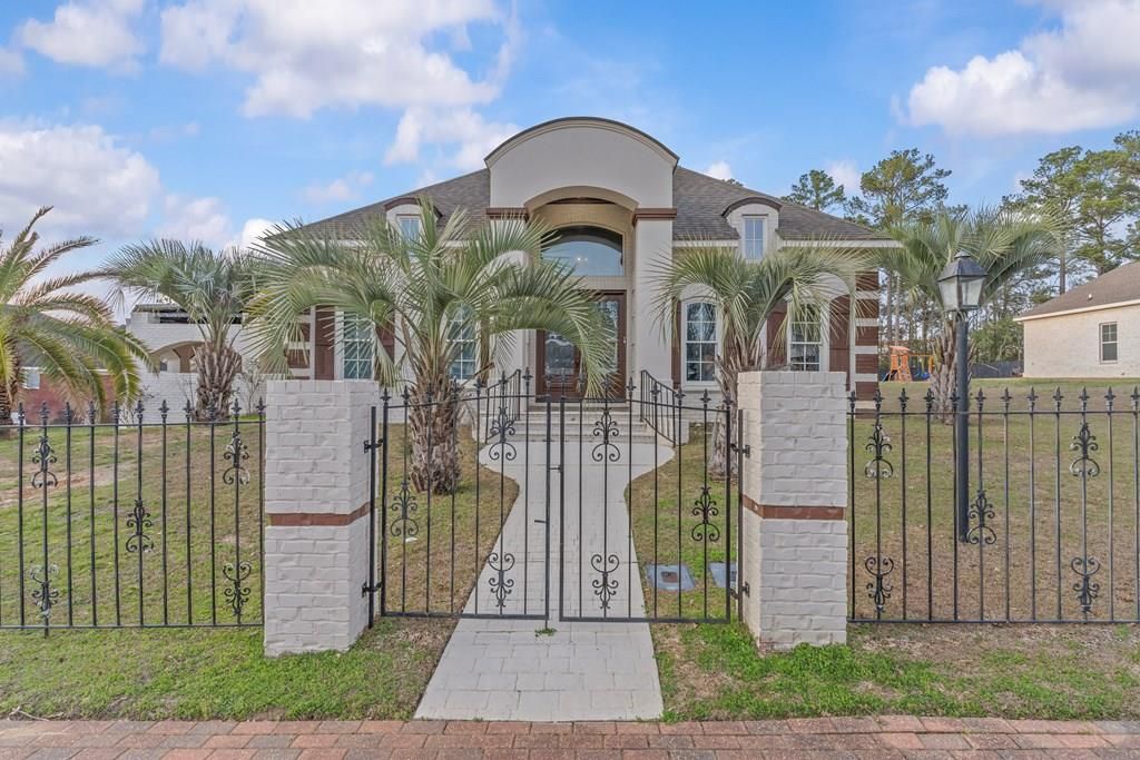 207 Royal Orleans Ct, Dothan, AL 36305