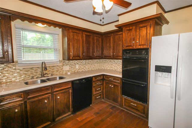 1106 Castle Hill Trail, Kingwood, TX 77339