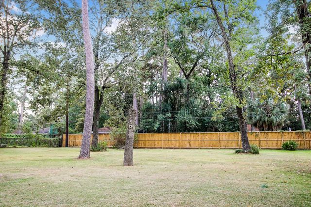 1106 Castle Hill Trail, Kingwood, TX 77339