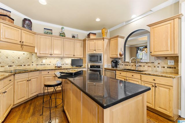 1291 DAVENTRY COURT, Vestavia Hills, AL 35243