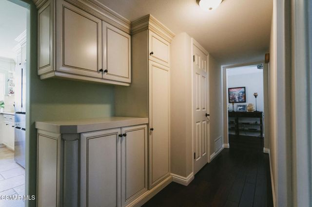 984 Harris Court, Thousand Oaks, CA 91362