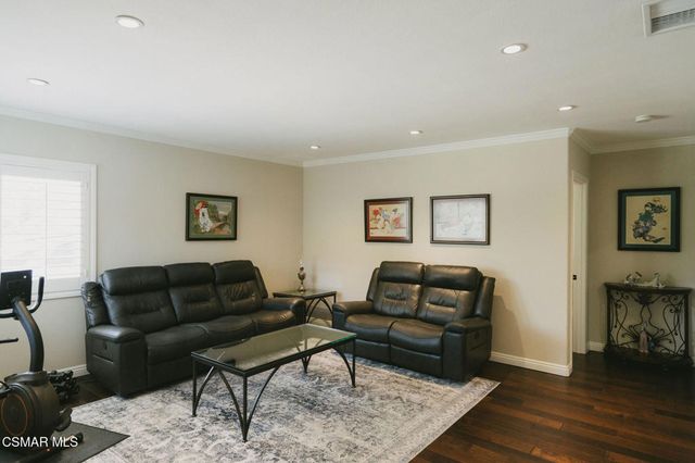 984 Harris Court, Thousand Oaks, CA 91362