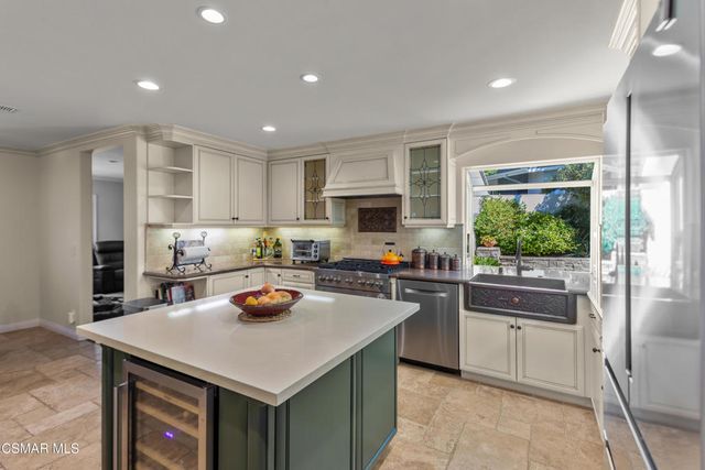 984 Harris Court, Thousand Oaks, CA 91362