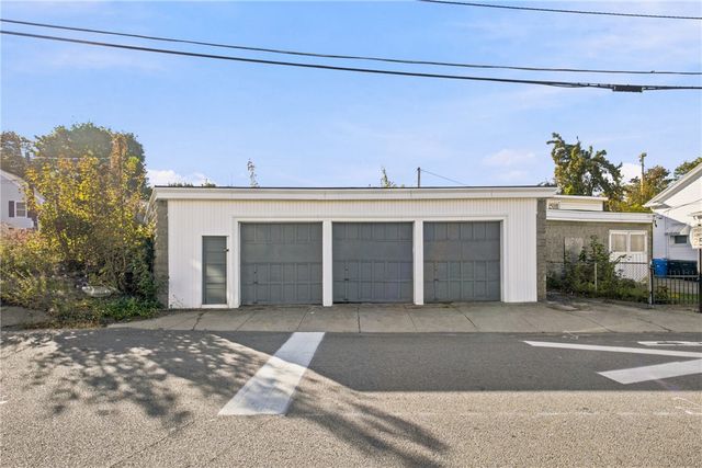 96 High Street, Cumberland, RI 02864