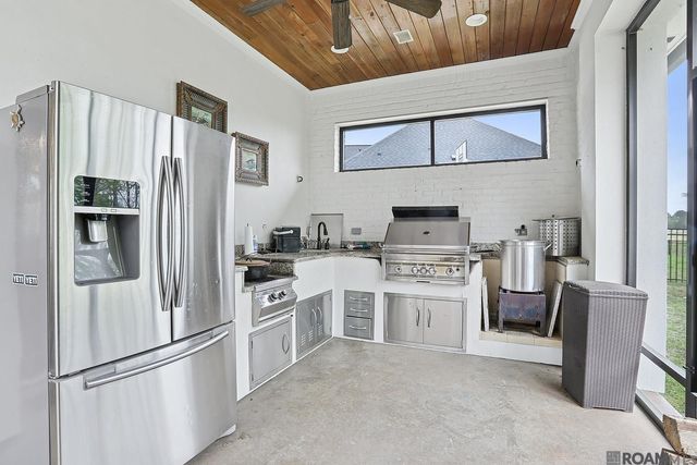 9597 Prairie Dunes Ct, Denham Springs, LA 70726