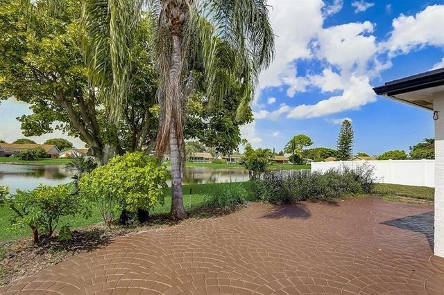 9387 Richmond Circle, Boca Raton, FL 33434