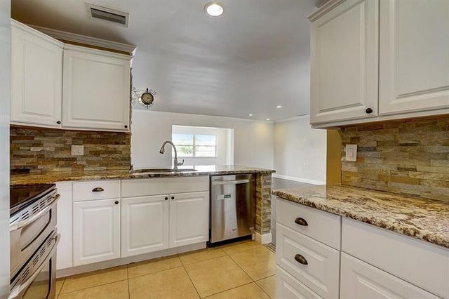 9387 Richmond Circle, Boca Raton, FL 33434