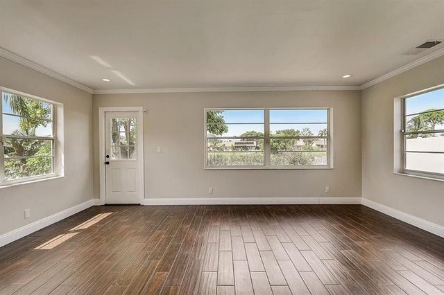 9387 Richmond Circle, Boca Raton, FL 33434
