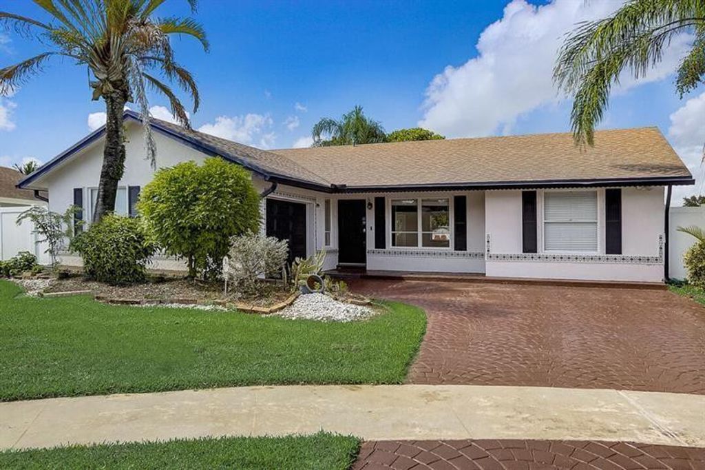 9387 Richmond Circle, Boca Raton, FL 33434