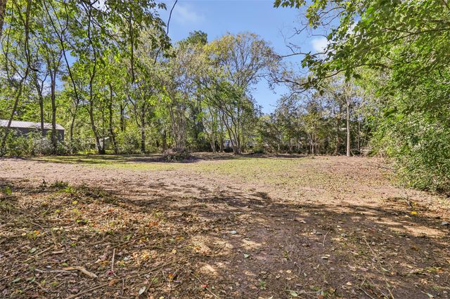 400 County Road 4023, Dayton, TX 77535