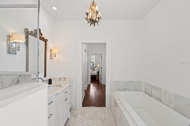 2630 W PROSPECT ROAD, Tampa, FL 33629
