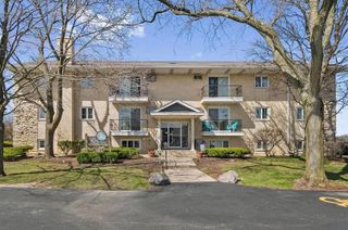 84 W BELVIDERE Road 303, Grayslake, IL 60030