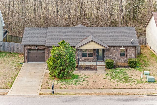 656 Deer Ridge Dr, Clarksville, TN 37042