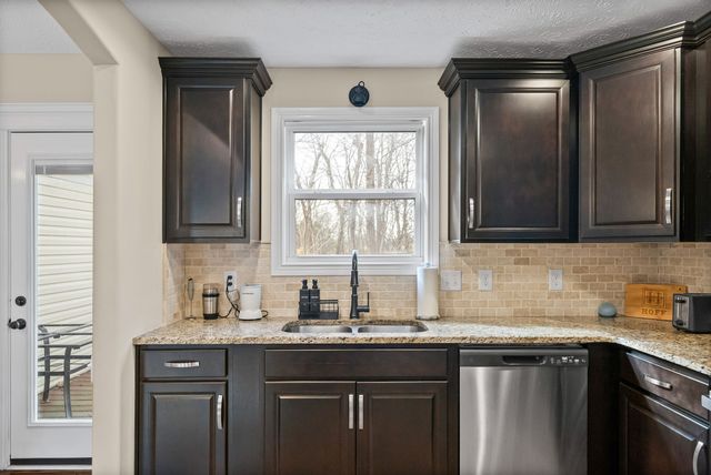 656 Deer Ridge Dr, Clarksville, TN 37042