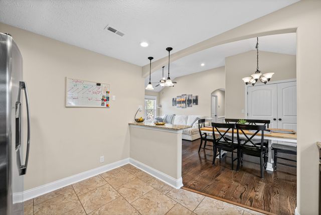 656 Deer Ridge Dr, Clarksville, TN 37042