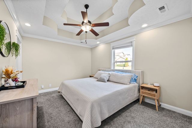 656 Deer Ridge Dr, Clarksville, TN 37042