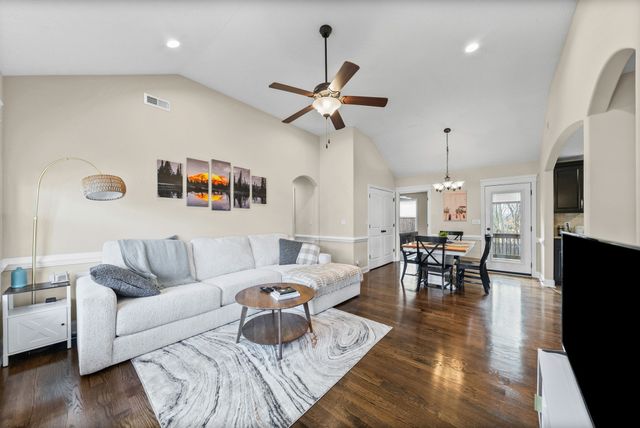 656 Deer Ridge Dr, Clarksville, TN 37042