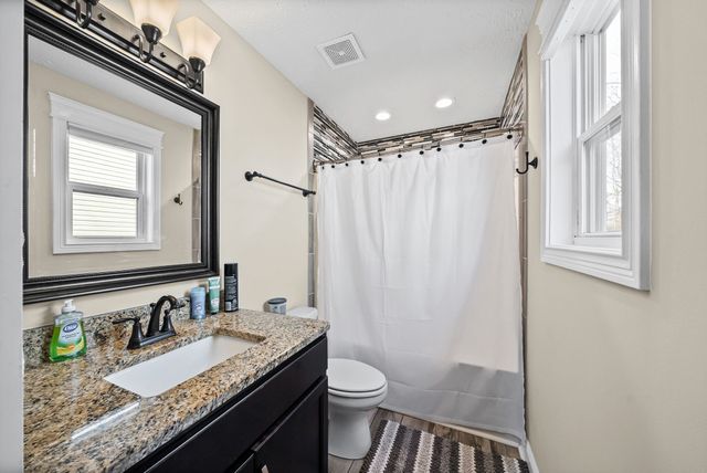 656 Deer Ridge Dr, Clarksville, TN 37042