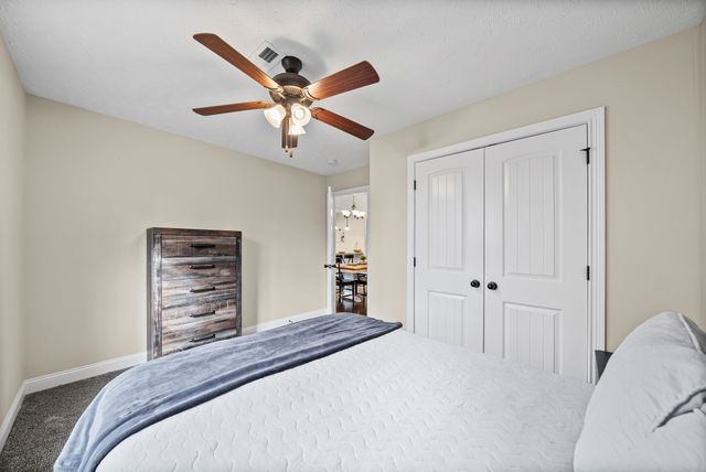 656 Deer Ridge Dr, Clarksville, TN 37042