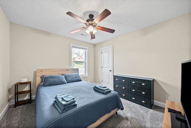 656 Deer Ridge Dr, Clarksville, TN 37042