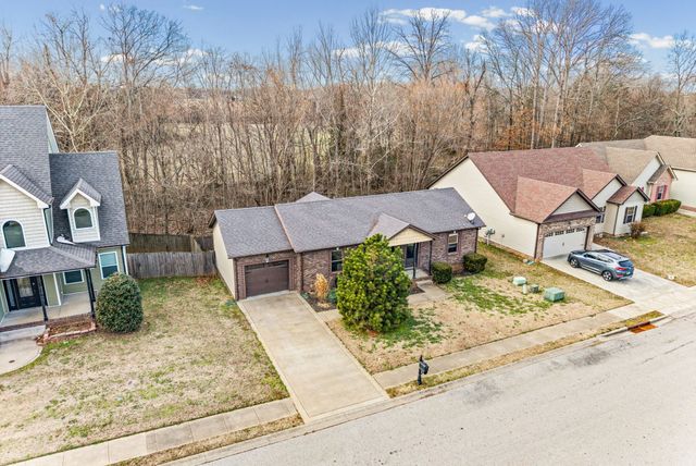 656 Deer Ridge Dr, Clarksville, TN 37042