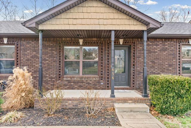 656 Deer Ridge Dr, Clarksville, TN 37042