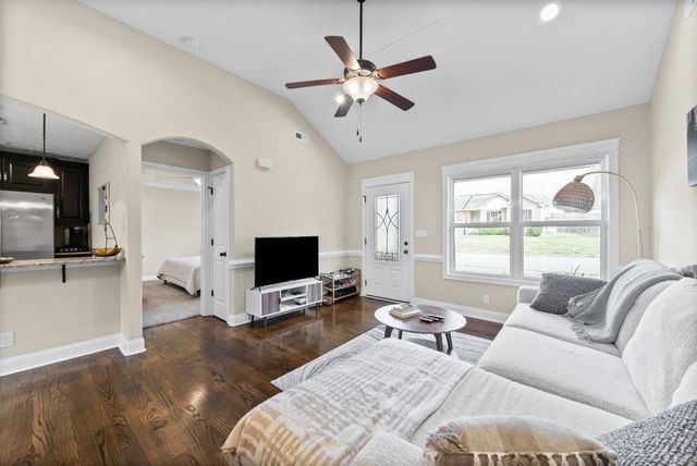 656 Deer Ridge Dr, Clarksville, TN 37042