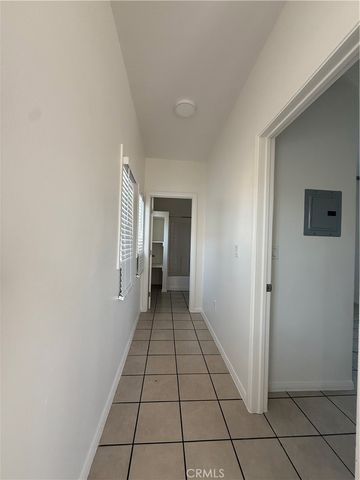 1085 Hoffman Avenue 11, Long Beach, CA 90813