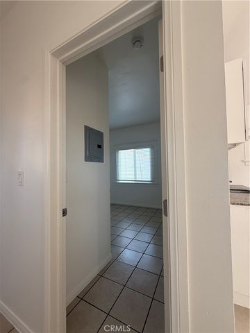 1085 Hoffman Avenue 11, Long Beach, CA 90813