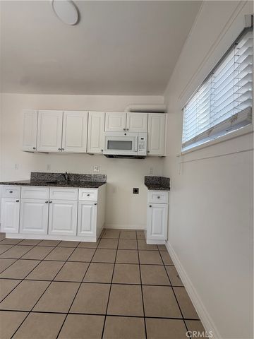 1085 Hoffman Avenue 11, Long Beach, CA 90813