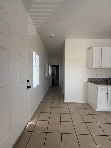 1085 Hoffman Avenue 11, Long Beach, CA 90813