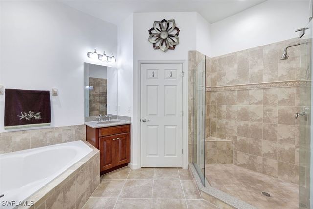 9508 Ironstone TER 201, Naples, FL 34120