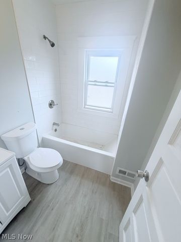 1284 W 85th Street, Cleveland, OH 44102