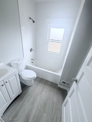 1284 W 85th Street, Cleveland, OH 44102