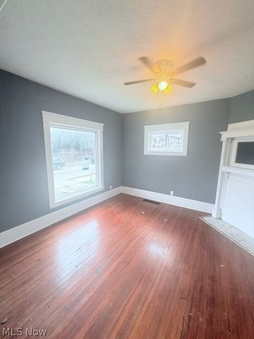 1284 W 85th Street, Cleveland, OH 44102