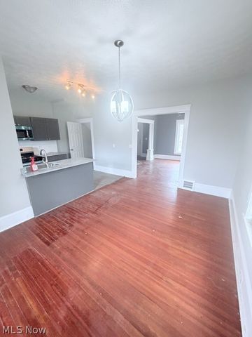 1284 W 85th Street, Cleveland, OH 44102