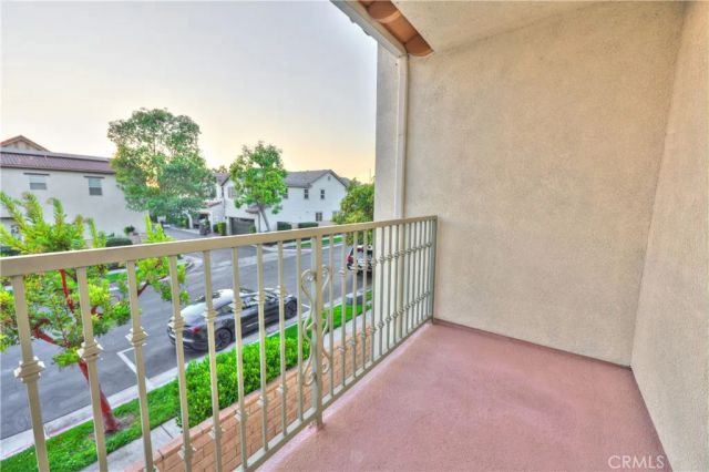 858 Calaveras, Corona, CA 92878