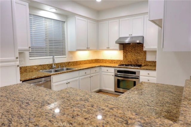 858 Calaveras, Corona, CA 92878