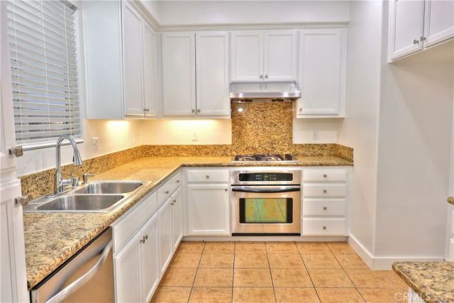 858 Calaveras, Corona, CA 92878