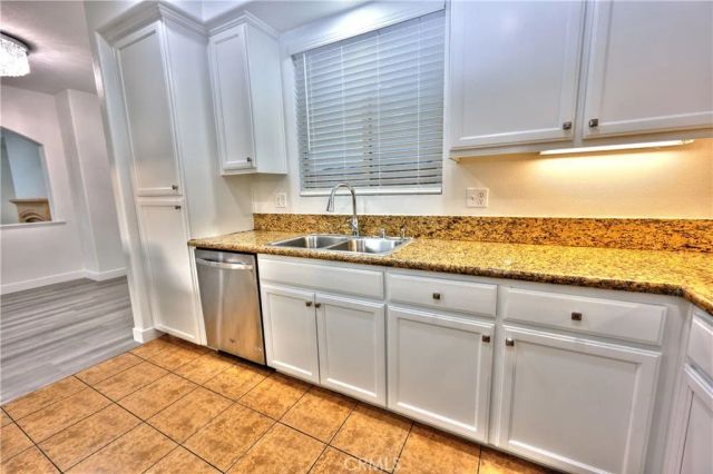 858 Calaveras, Corona, CA 92878