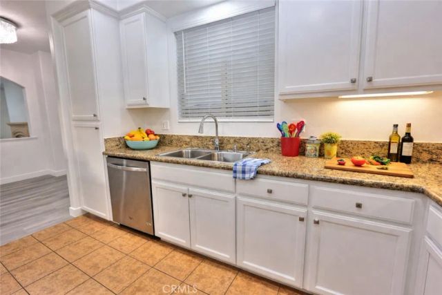 858 Calaveras, Corona, CA 92878