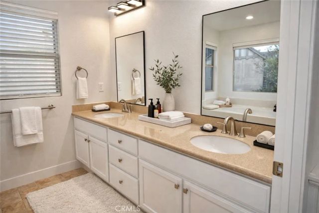 858 Calaveras, Corona, CA 92878