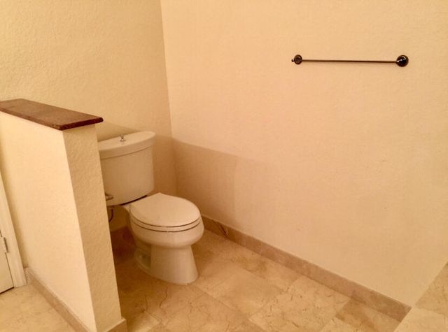 1610 Presidential Way B-305, West Palm Beach, FL 33401