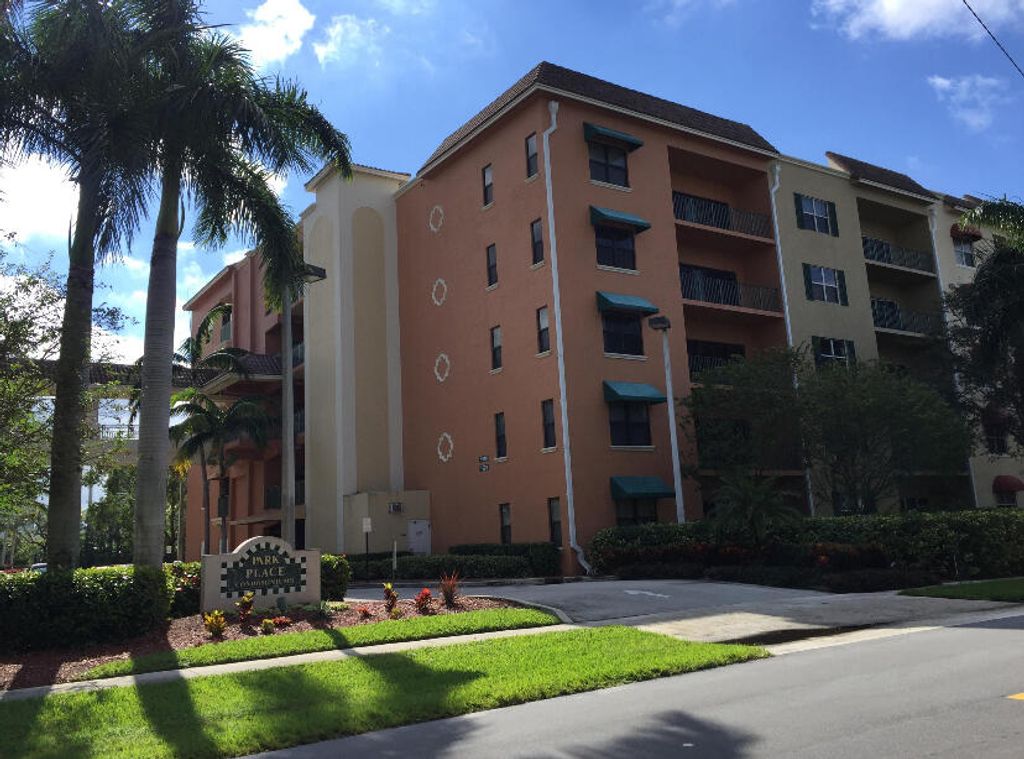 1610 Presidential Way B-305, West Palm Beach, FL 33401