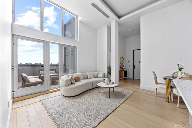 13119 Fowler Ave 8B, Flushing, NY 11355