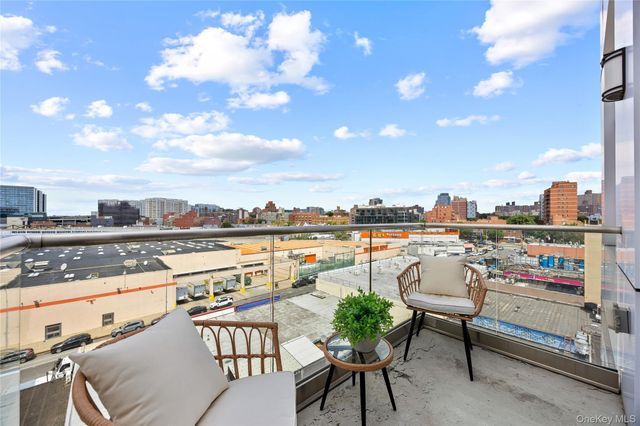 13119 Fowler Ave 8B, Flushing, NY 11355