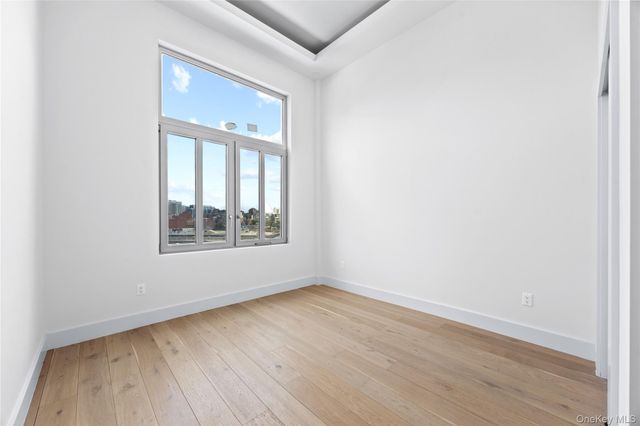 13119 Fowler Ave 8B, Flushing, NY 11355