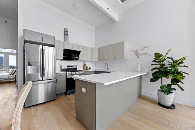 13119 Fowler Ave 8B, Flushing, NY 11355