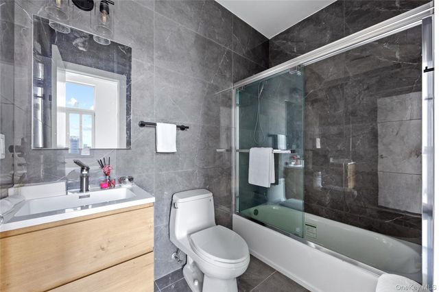 13119 Fowler Ave 8B, Flushing, NY 11355