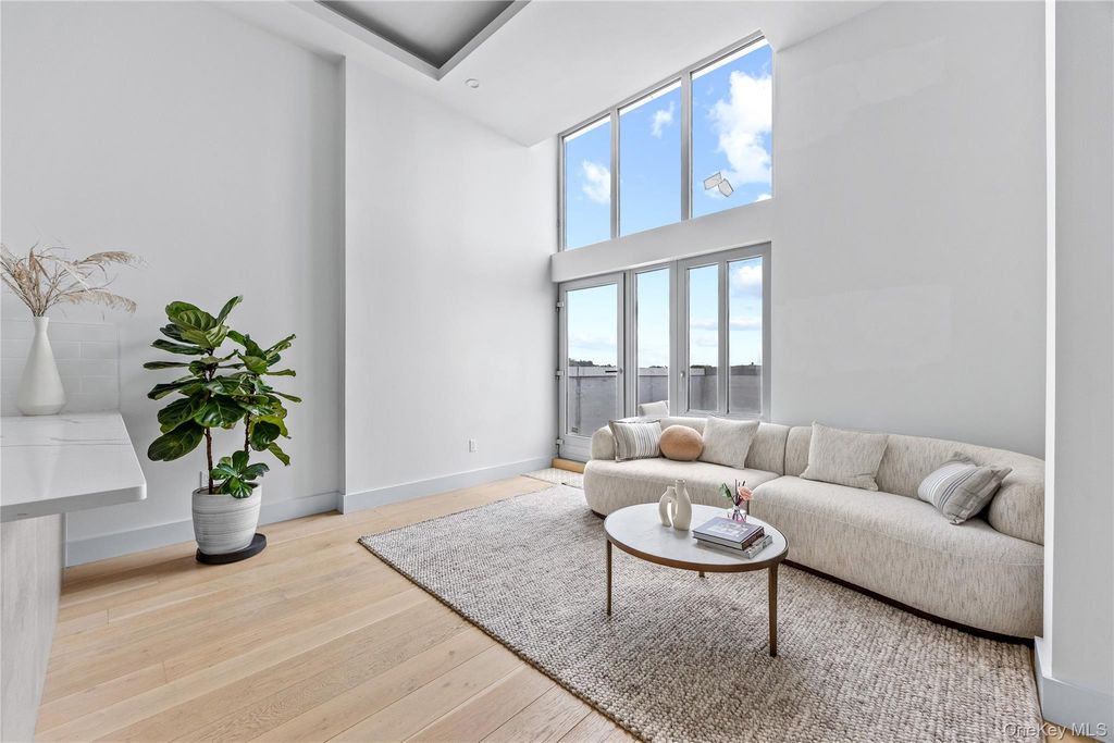 13119 Fowler Ave 8B, Flushing, NY 11355